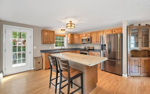 22 Franconia Dr, New Durham, NH 03855-6135
