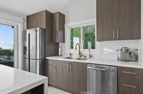 1130 Old Phillips Rd, Glendale CA  91207-1112 exterior