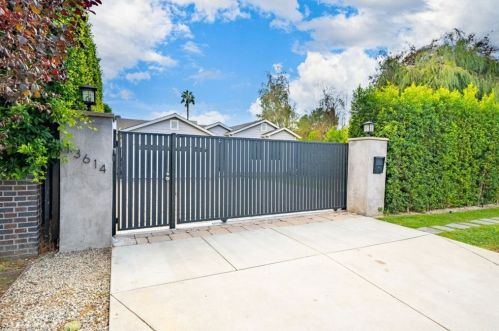 13614 Addison St, Van Nuys, CA 91423-1412