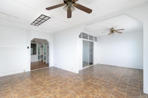 1009 Mccandless Ln, Honolulu, HI 96817-2828