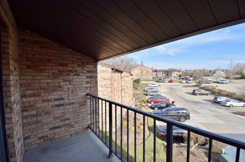 7232 Creekview Dr, Cincinnati OH  45247-3021 exterior