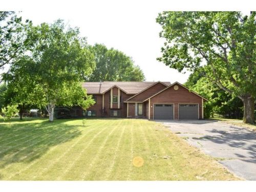 9739 Gilbert Ave, Monticello, MN 55362-2938