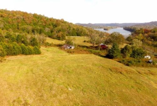 643 Carl Dixon Ln, Gainesboro, TN 38562-5311