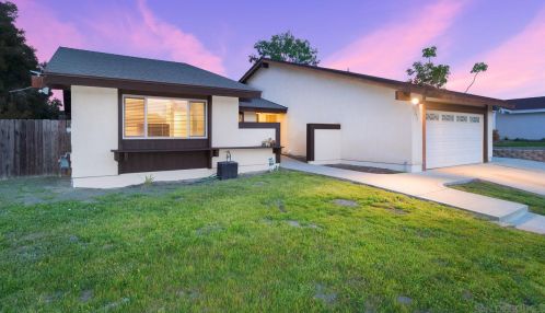 795 Granada Dr, Vista, CA 92083-4730