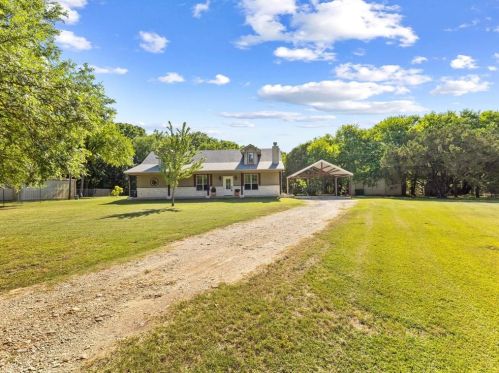 201 Bluebonnet Ct, Fort Worth TX  76035-5861 exterior