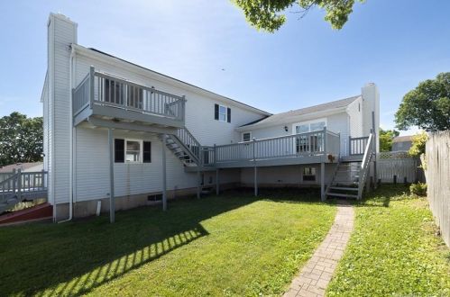 138 Kendall Cir, Waterbury, CT 06708-2176