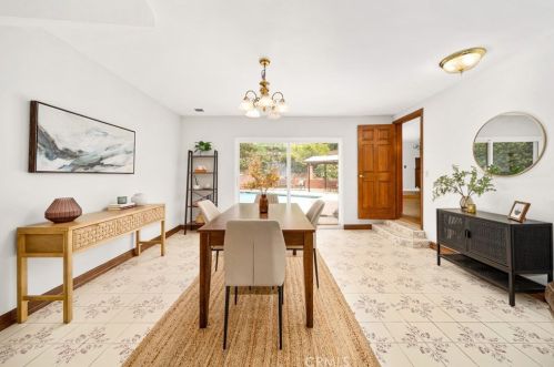 231 Sleepy Holw Dr, Glendale CA 91206-4727 exterior