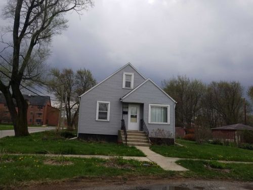 3701 141st St, Robbins, IL 60472-1913