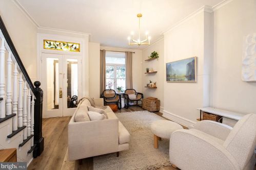 882 26th St, Philadelphia, PA 19130-1821