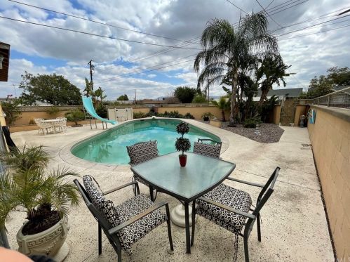 983 10th St, Colton, CA 92324-2730