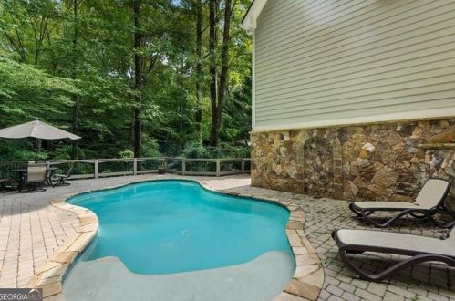 500 Highbrook Dr, Atlanta GA  30342-2319 exterior