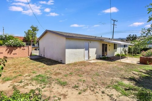 2491 Royal Ave, Simi Valley CA 93065-4765 exterior