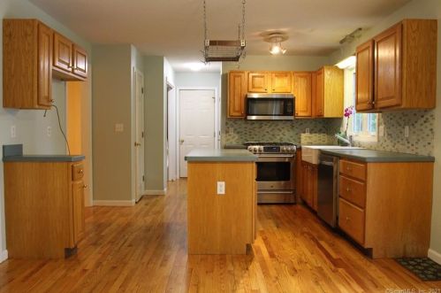 125 Mixville Rd, Cheshire, CT 06410-1967
