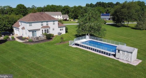 30 Buttonwood Dr, Pilesgrove, NJ 08098-2434