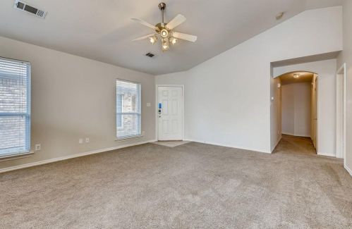 6433 Regina Dr, Fort Worth TX  76131-1226 exterior