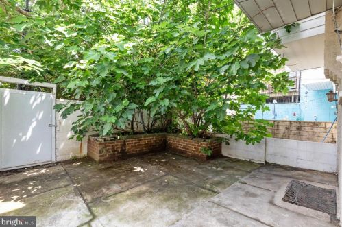 2335 12 St, Philadelphia PA 19133-1008 exterior