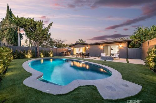 5503 Costello Ave, Van Nuys CA  91401-5706 exterior