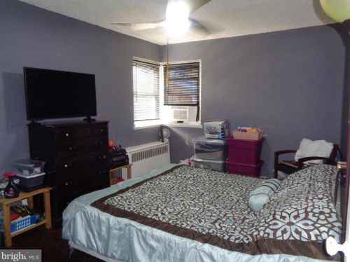 6306 10th St, Philadelphia PA 19133-1511 exterior