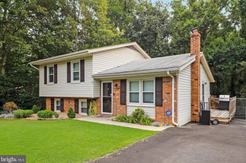 2 Schooler Ct, Fredericksburg, VA 22407-1409