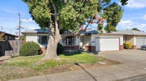 207 Charles St, Lodi, CA 95240-5926