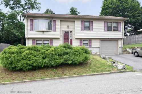 8 Gale Ct, Providence, RI 02904-1033