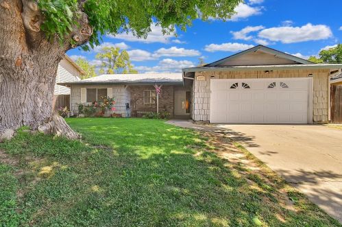 2275 La Grama Dr, Rancho Cordova, CA 95670-3136