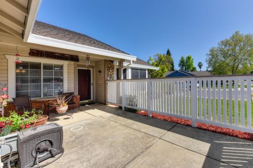 135 Winterstein Dr, Folsom, CA 95630-2329