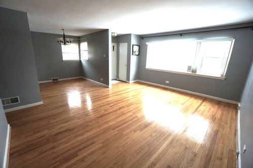 6520 Albany Ave, Chicago, IL 60645-4104