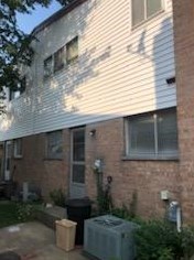 420 Glendale Rd, Glenview, IL 60025-4541