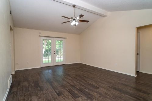3406 Cheyenne St, Irving TX  75062-3013 exterior