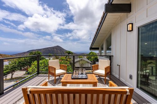 1051 Kaluanui Rd, Honolulu HI  96825-1321 exterior