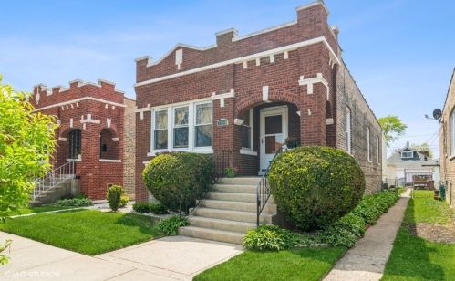2514 Cuyler Ave, Forest View, IL 60402-2618