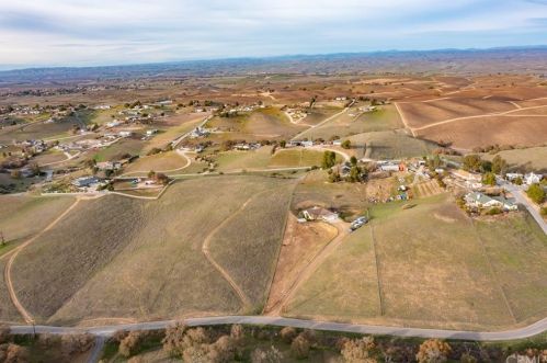 5275 Morning Star Pl, Lake Nacimiento, CA 93446-7035