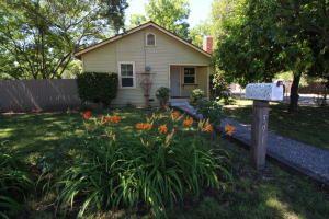 391 Smile Pl, Redding, CA 96001-3637
