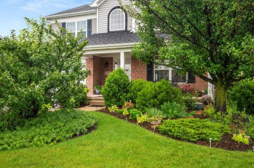 1826 Luther Lowell Ln, Sycamore IL  60178-8751 exterior