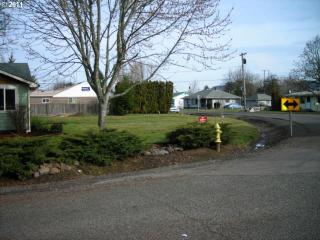3250 B St, Springfield, OR 97478-5868