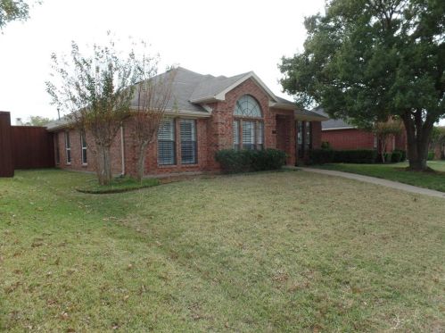 2008 Topaz Dr, Carrollton, TX 75010-4511