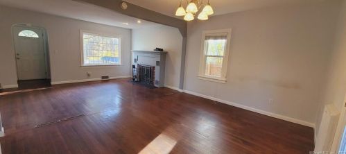 2101 Plank Rd, Cheshire CT  06410-1305 exterior