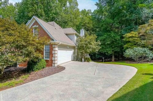 156 Birch Hollow Trl, Marietta, GA 30064-5421