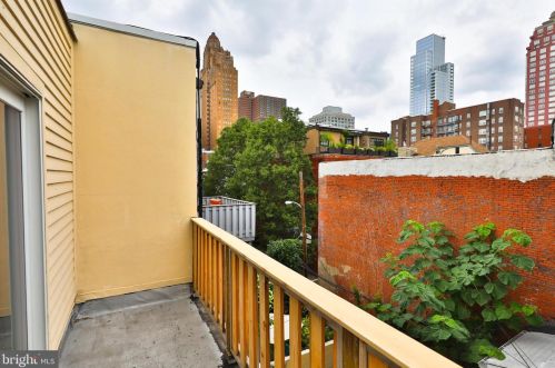 427 16 St, Philadelphia PA  19146-1657 exterior