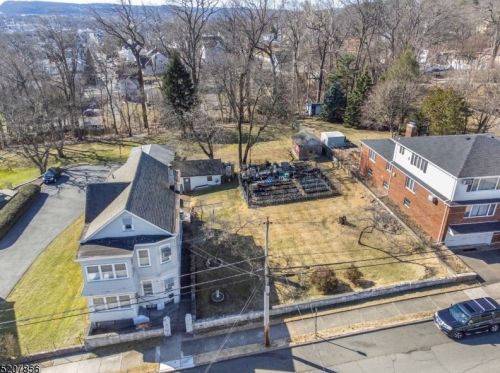 41 Buschmann Ave, Paterson, NJ 07508-1601