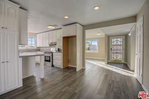 2661 Yale Ave, Anaheim CA  92801-4895 exterior