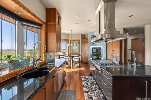 15421 Fairway Dr, Denver CO  80022-5221 exterior