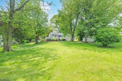 5 Cedar Ter, Dover NJ  07869-4802 exterior