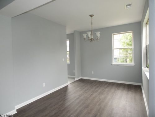 55 Saxton Dr, Hackettstown NJ  07840-1742 exterior