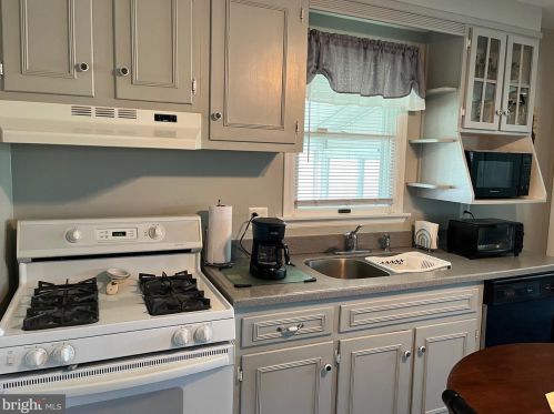 204 Samdin Blvd, Trenton NJ 08610-3934 exterior