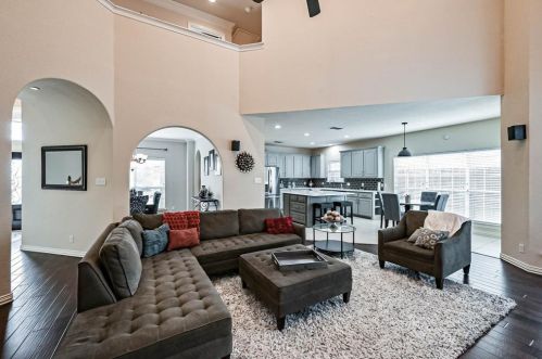 10512 Stonehill Dr, Fort Worth TX  76126-4547 exterior