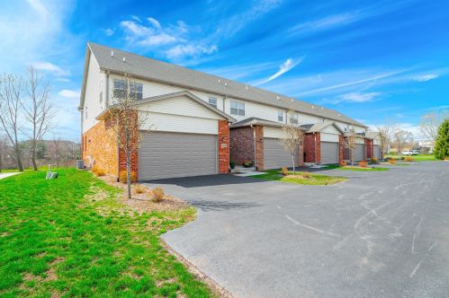 18718 Mill Creek Dr, Mokena, IL 60448-8411