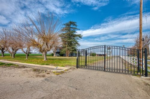 45602 Valeria Ave, Dos Palos, CA 93620-9475