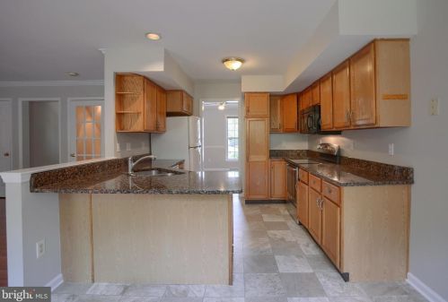 9 Mill Pond Dr, Lancaster PA  17603-7412 exterior